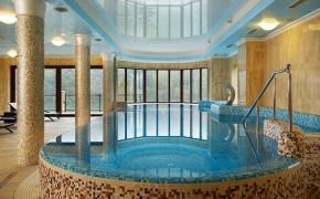 Baz�n v hotelu Retro Riverside